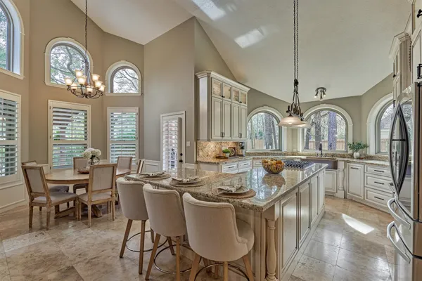 $1,099,000 | 23 Golden Thrush Place, The Woodlands, TX 77381