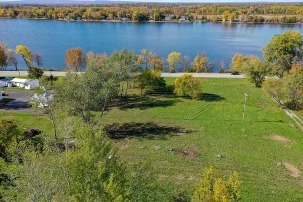 $349,900 | 8930 Us Route 2, North Hero, VT 05474