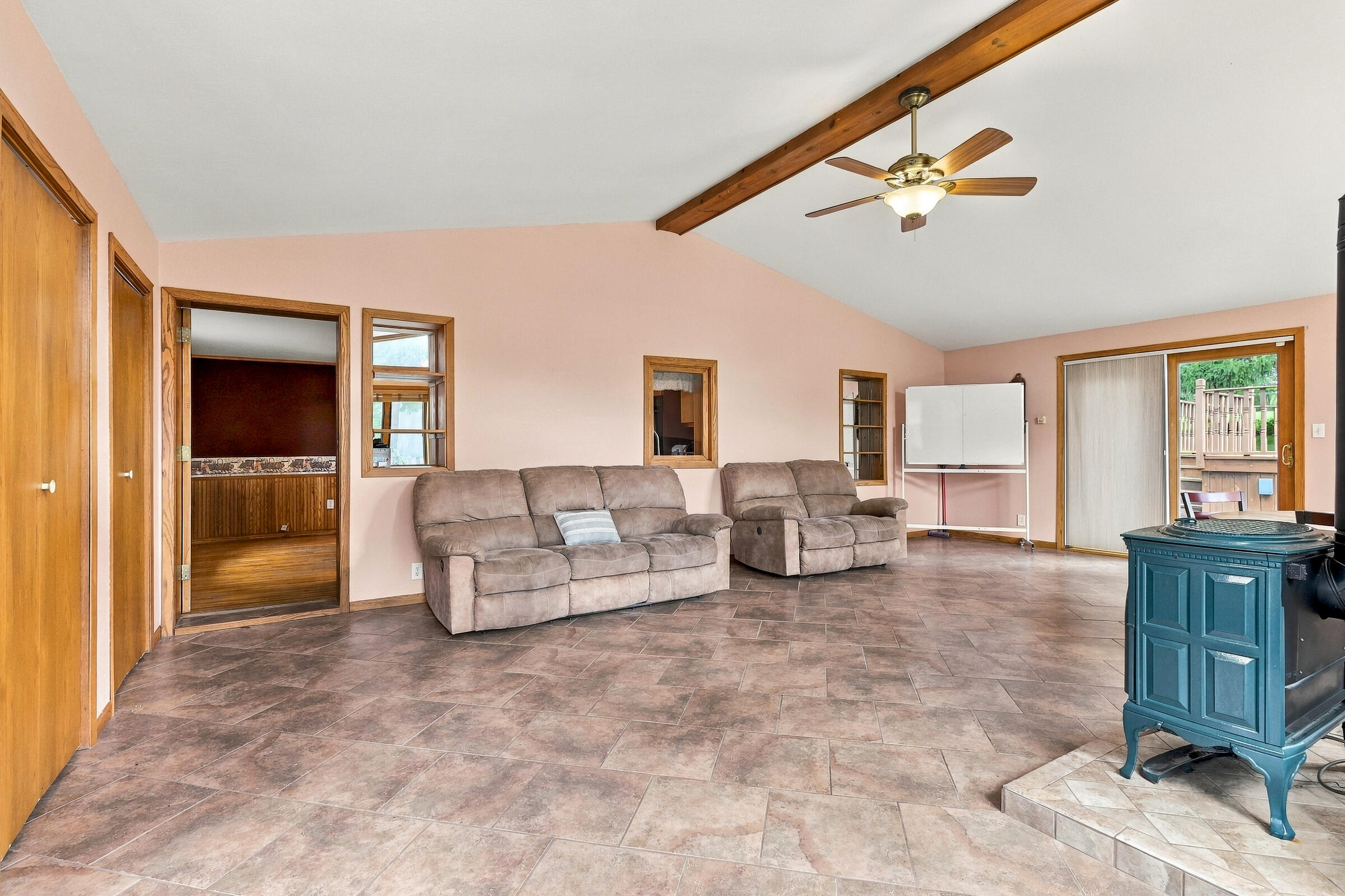 N9263 Willow Road Herman, WI 53020 - Photo 10 of 54 Family room