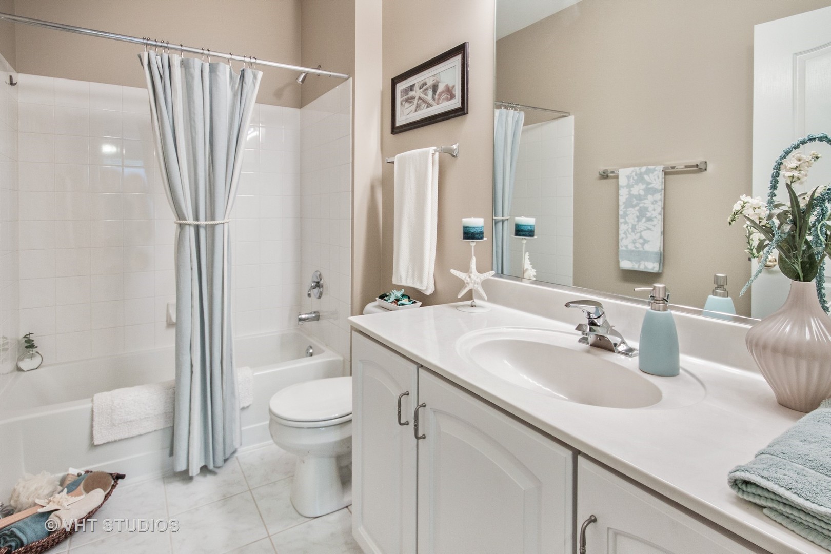 2460 Oneida Lane, Unit 2460 Naperville, IL 60563 - Photo 14 of 16 a bathroom with a sink toilet and shower
