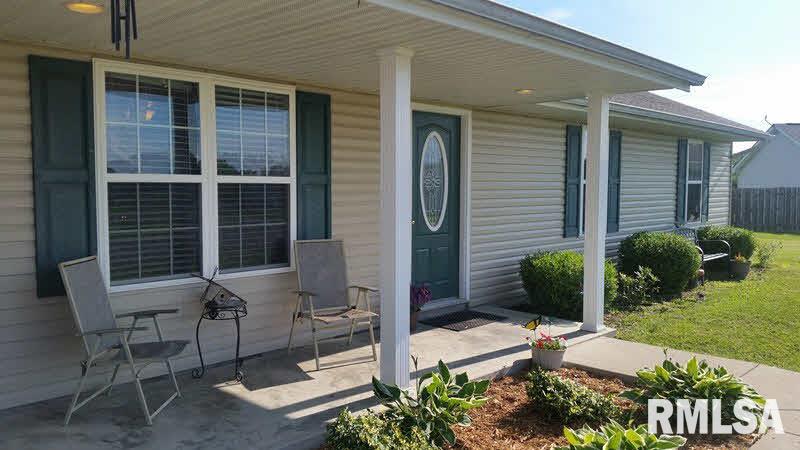 1700 Crown Road Herrin, IL 62948 - Photo 2 of 18