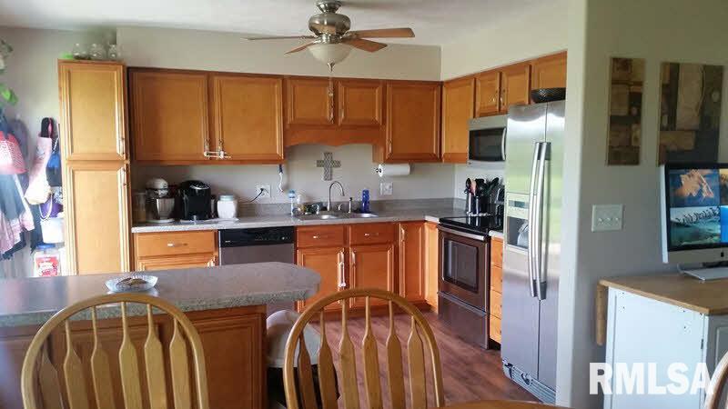 1700 Crown Road Herrin, IL 62948 - Photo 6 of 18