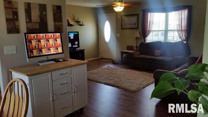 1700 Crown Road Herrin, IL 62948 - Photo 9 of 18