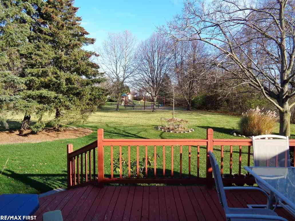 613 Bolinger Street Rochester Hills, MI 48307 - Photo 4 of 26