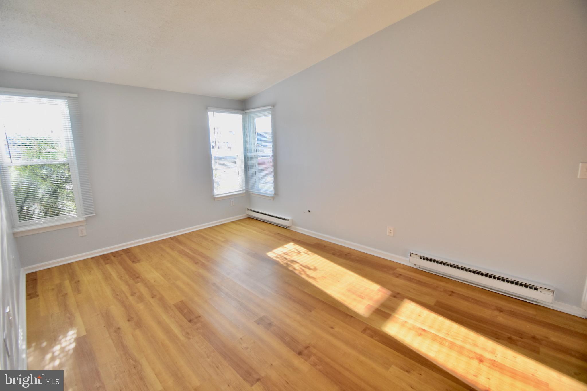 819 Chadwick Circle Frederick, MD 21701 - Photo 9 of 16 Master bedroom