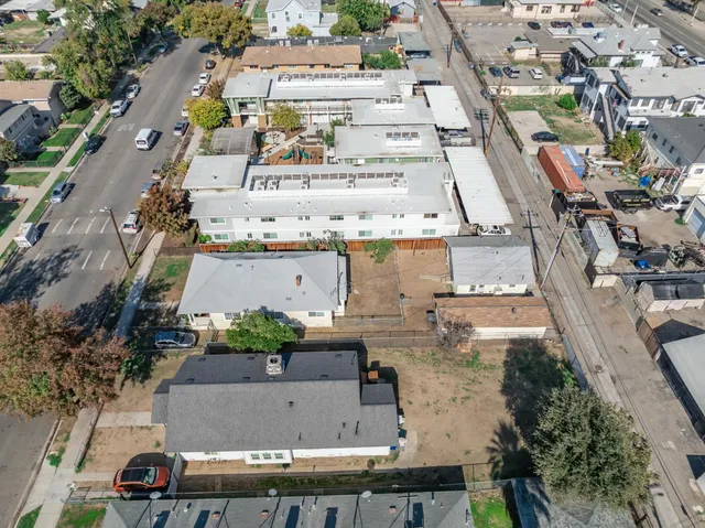 $284,000 | 230 North Calaveras Street, Fresno, CA 93701