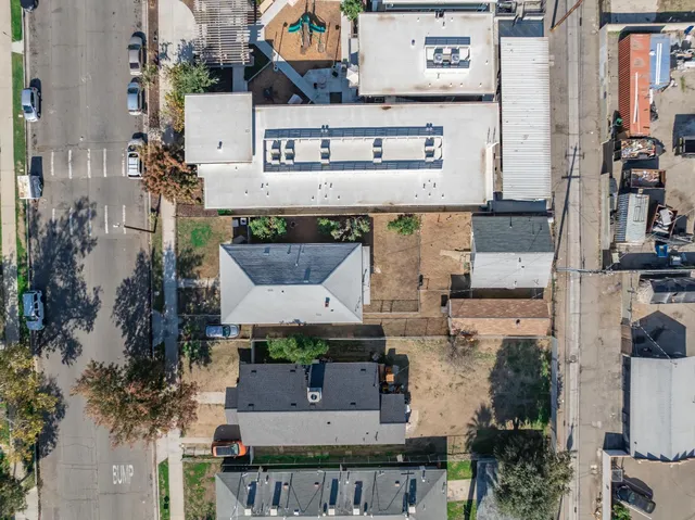 $284,000 | 230 North Calaveras Street, Fresno, CA 93701