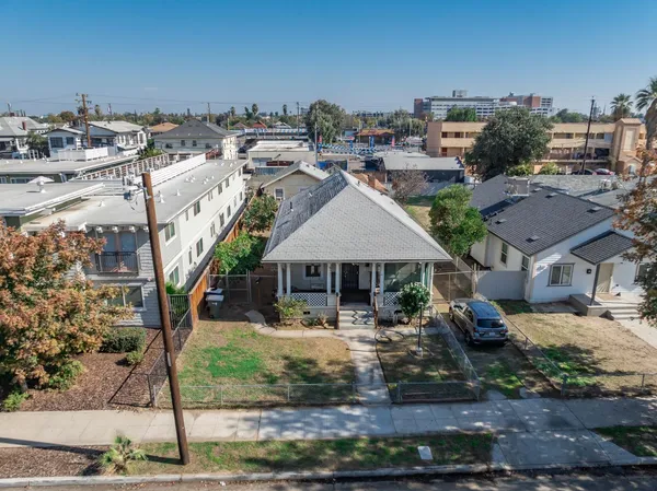 $260,000 | 230 North Calaveras Street, Fresno, CA 93701