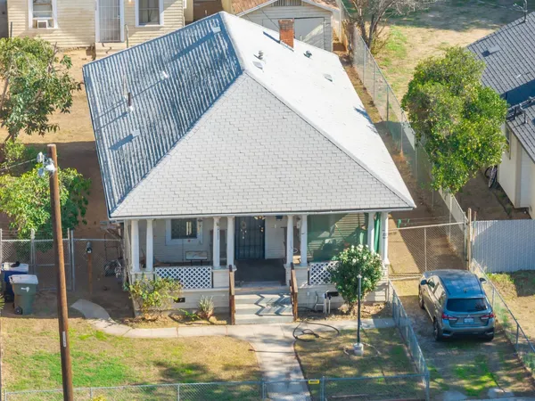 $260,000 | 230 North Calaveras Street, Fresno, CA 93701