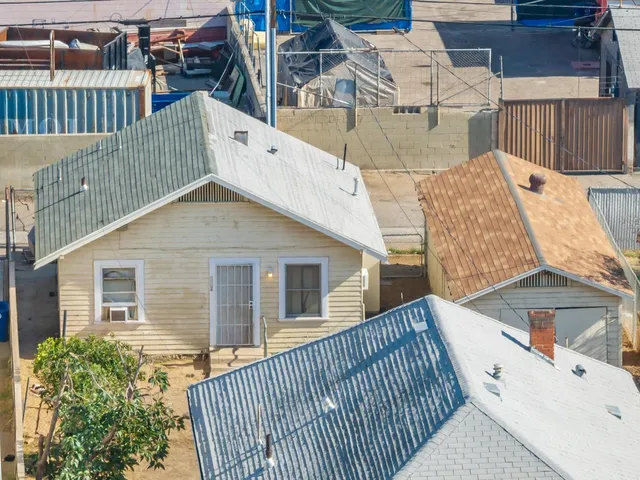 $284,000 | 230 North Calaveras Street, Fresno, CA 93701