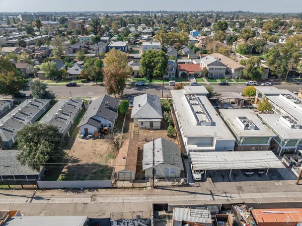 $260,000 | 230 North Calaveras Street, Fresno, CA 93701