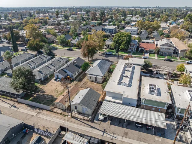 $284,000 | 230 North Calaveras Street, Fresno, CA 93701