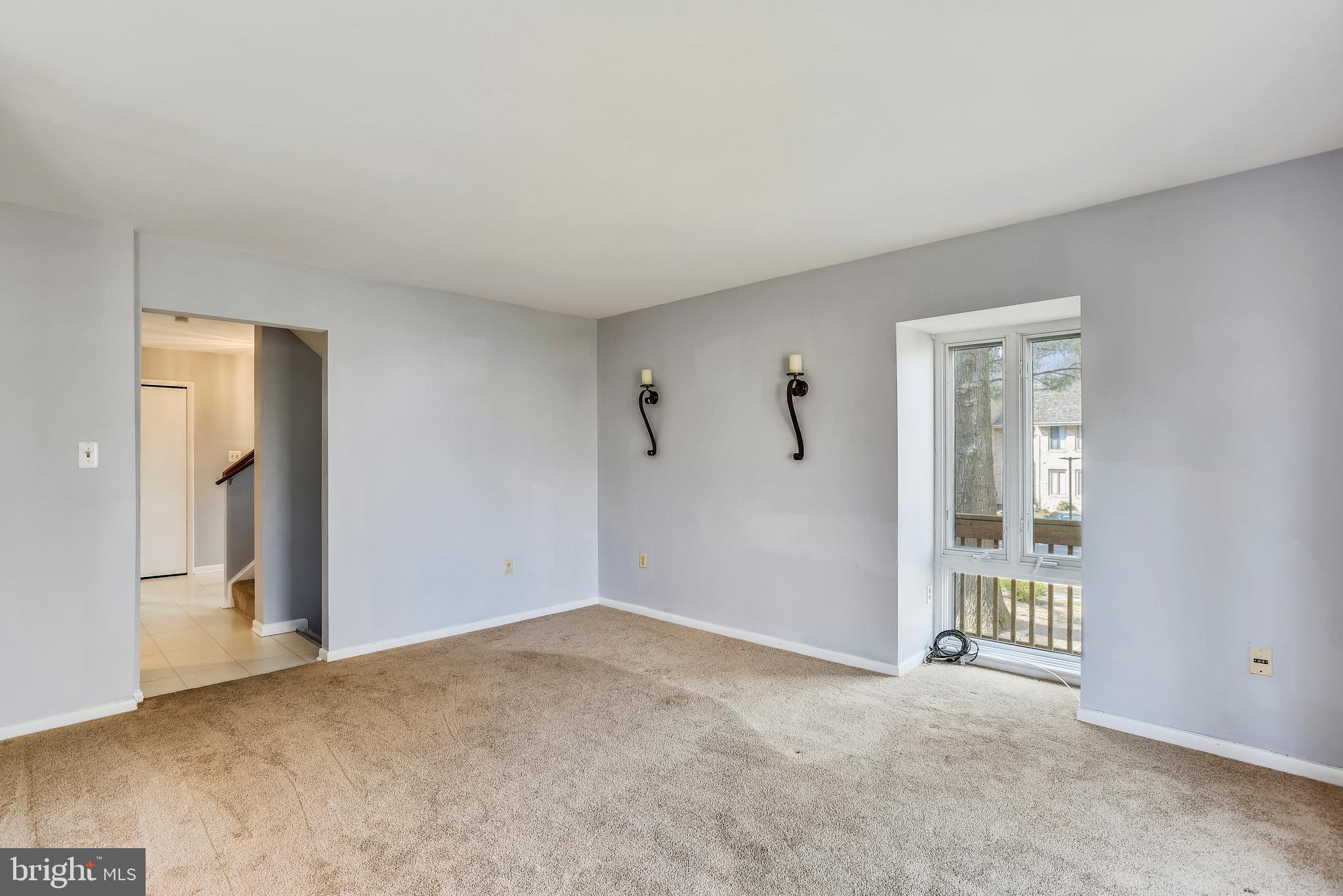 2051 Swans Neck Way Reston, VA 20191 - Photo 7 of 35 Living Room