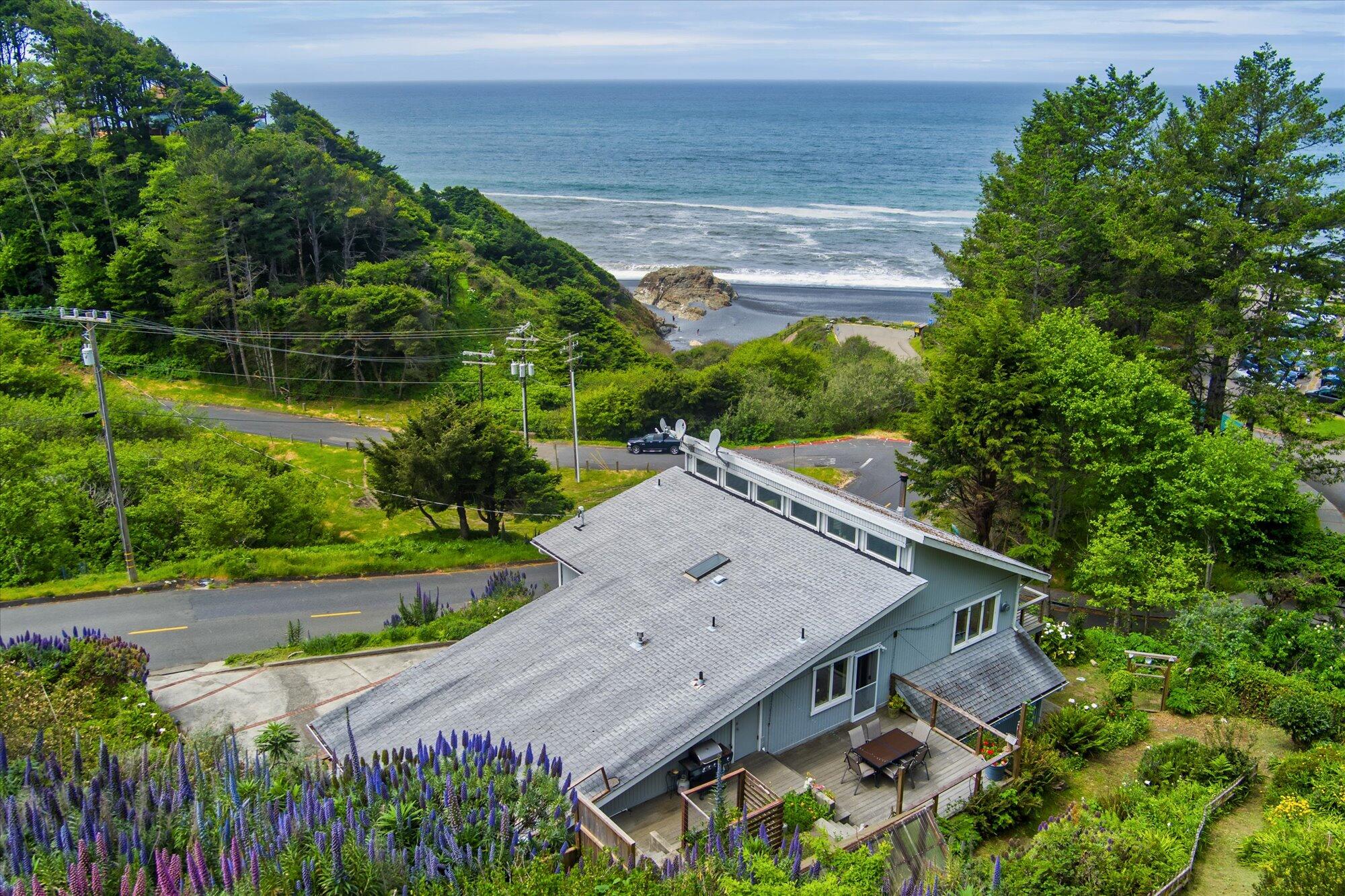 865 Beach Road Whitethorn, CA 95589 - Photo 2 of 60