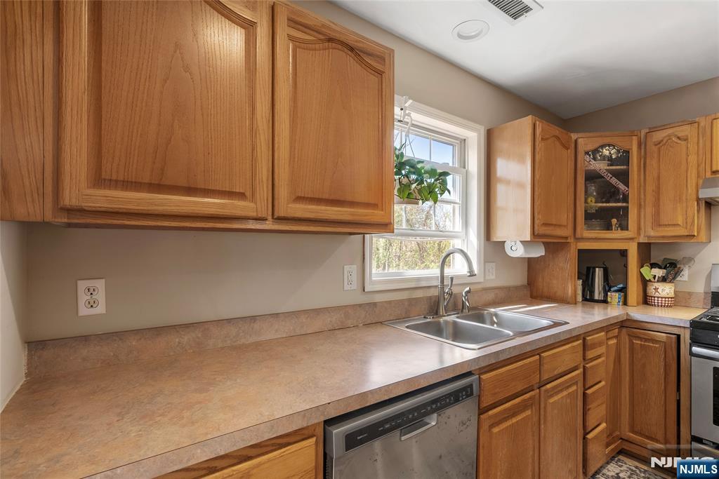 24 Reigler Road West Milford, NJ 07421 - Photo 7 of 44