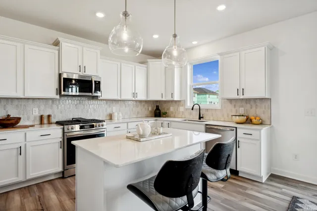 $556,135 | 8885 Periwinkle Boulevard, Woodbury, MN 55129