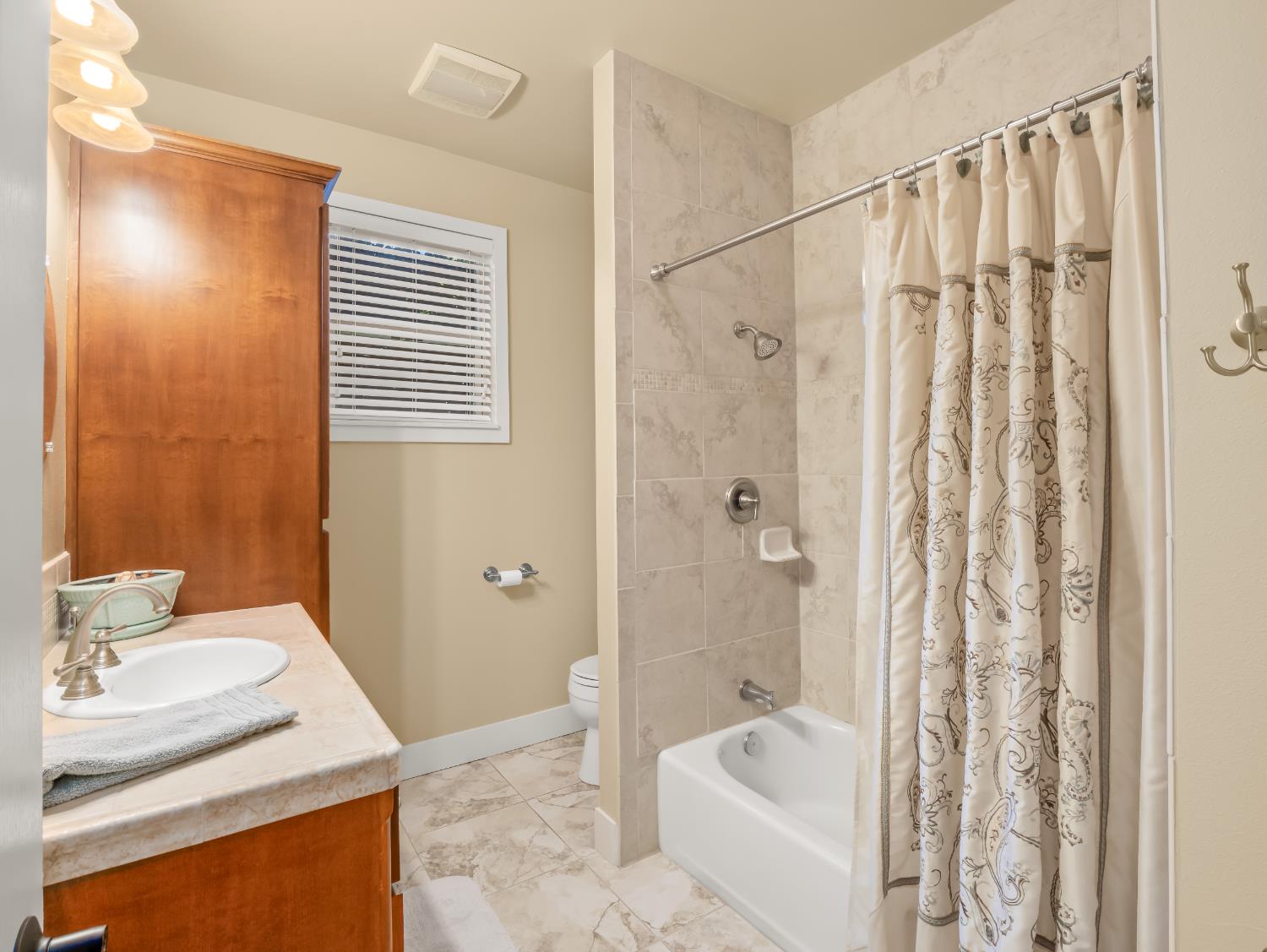 16787 Paula Road Madera, CA 93636 - Photo 2 of 52