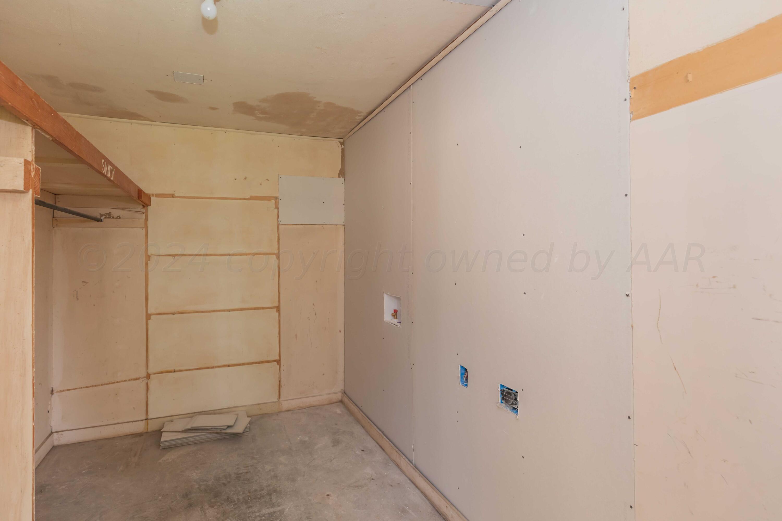 1613 South Travis Street Amarillo, TX 79102 - Photo 32 of 49 a view of small space