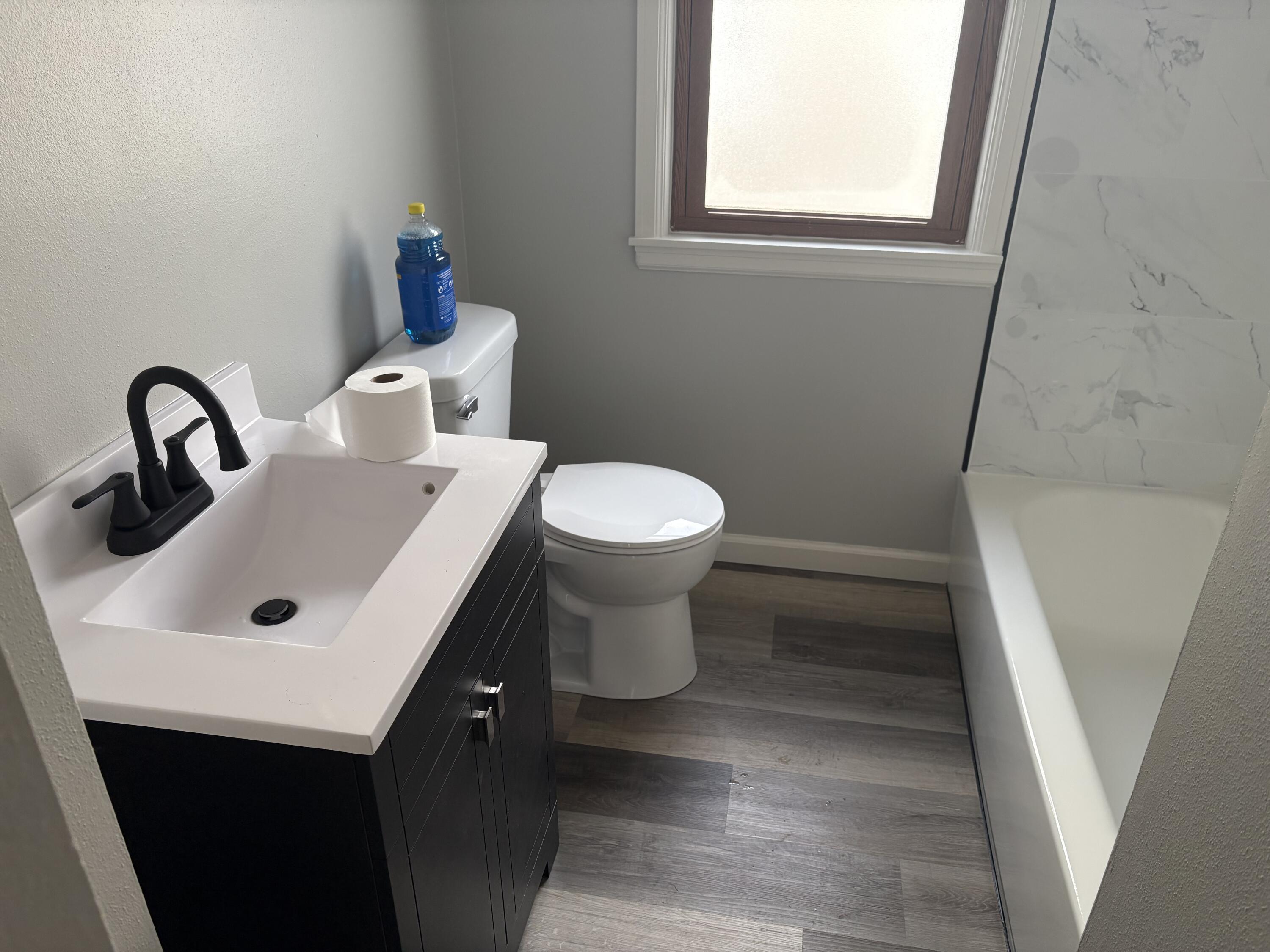 4113 South Austin Street Milwaukee, WI 53207 - Photo 9 of 14 Bathroom