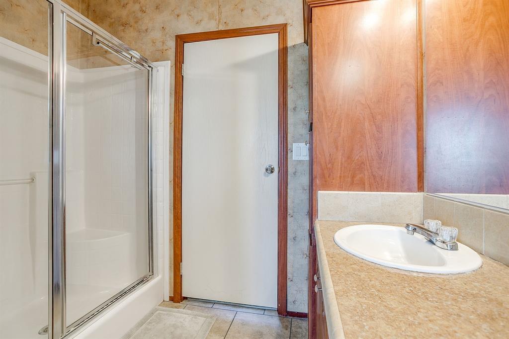 321 Young Road Millsap, TX 76066 - Photo 19 of 28