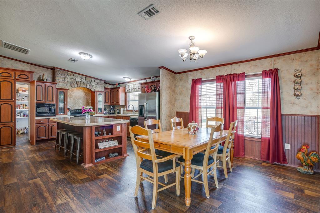 321 Young Road Millsap, TX 76066 - Photo 9 of 28