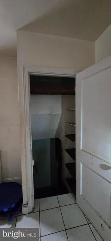 a view of walk in closet