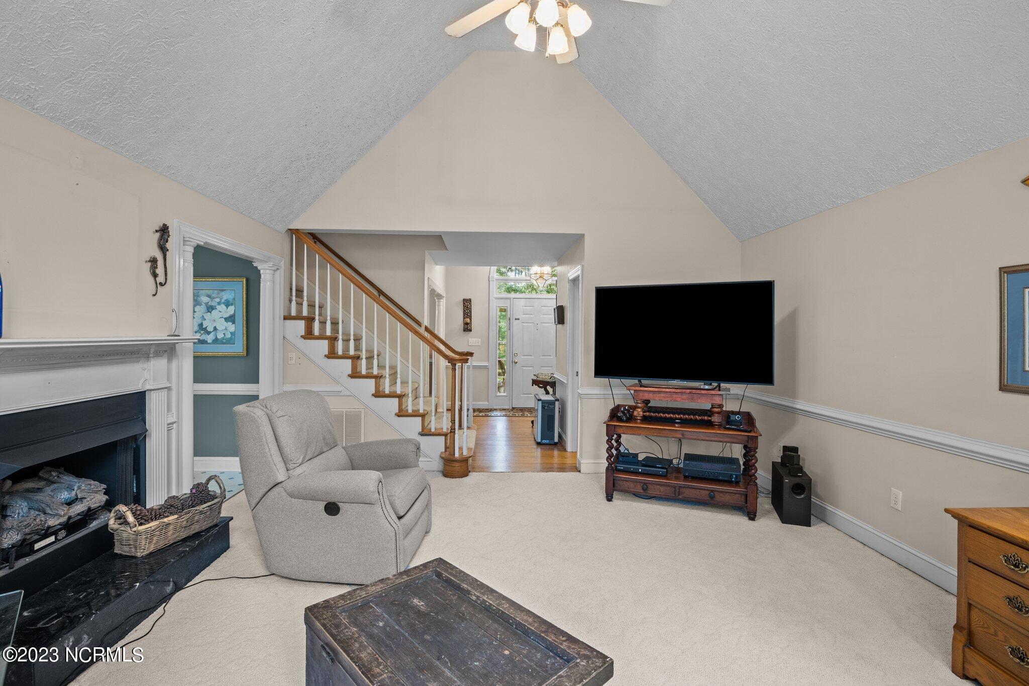 2133 Perrytown Loop Road New Bern, NC 28562 - Photo 10 of 51 18-web-or-mls-2I3A0018 (1)