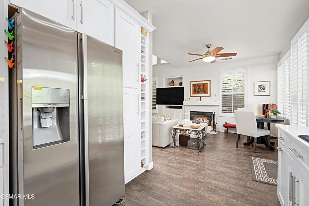 545 Lorabel Way, Unit D Simi Valley, CA 93065 - Photo 17 of 36