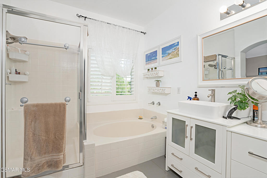 545 Lorabel Way, Unit D Simi Valley, CA 93065 - Photo 24 of 36