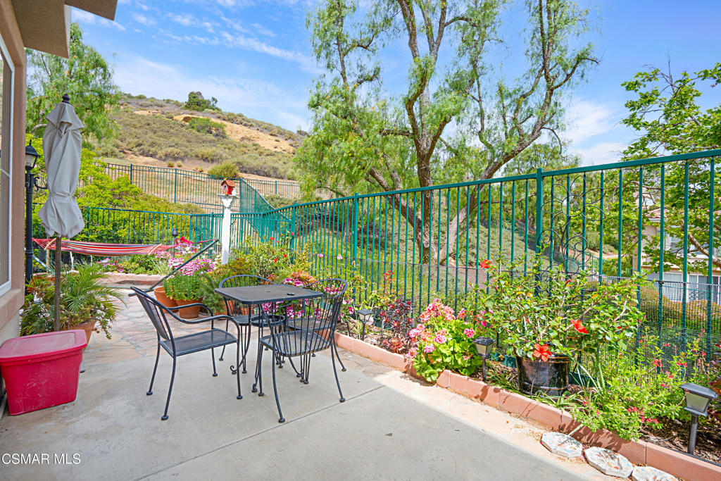 545 Lorabel Way, Unit D Simi Valley, CA 93065 - Photo 30 of 36