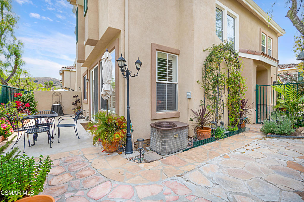 545 Lorabel Way, Unit D Simi Valley, CA 93065 - Photo 33 of 36