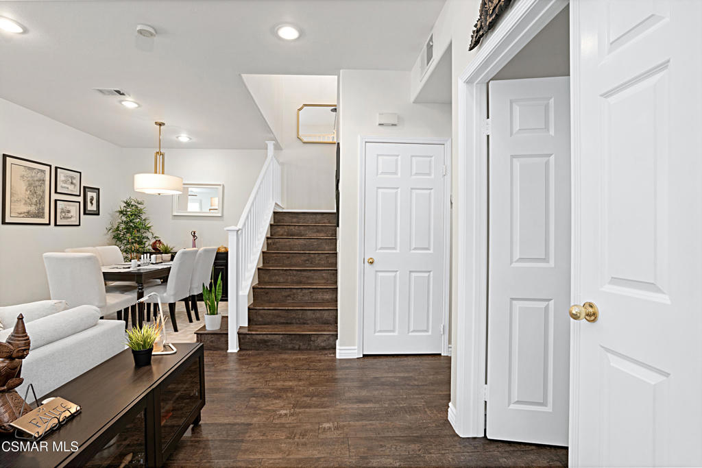 545 Lorabel Way, Unit D Simi Valley, CA 93065 - Photo 6 of 36