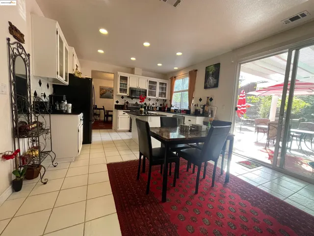 a view of entryway and hall