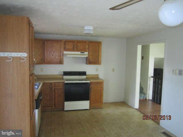 9847 Winands Road Randallstown, MD 21133 - Photo 2 of 18 Kitchen