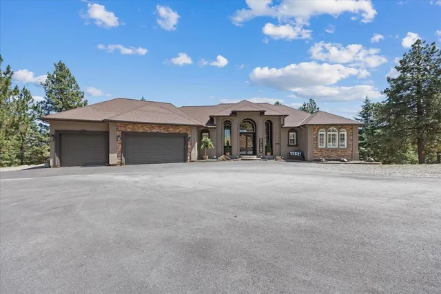 $1,100,000 | 7105 South Saddle Ridge Road, Spokane Valley, WA 99016