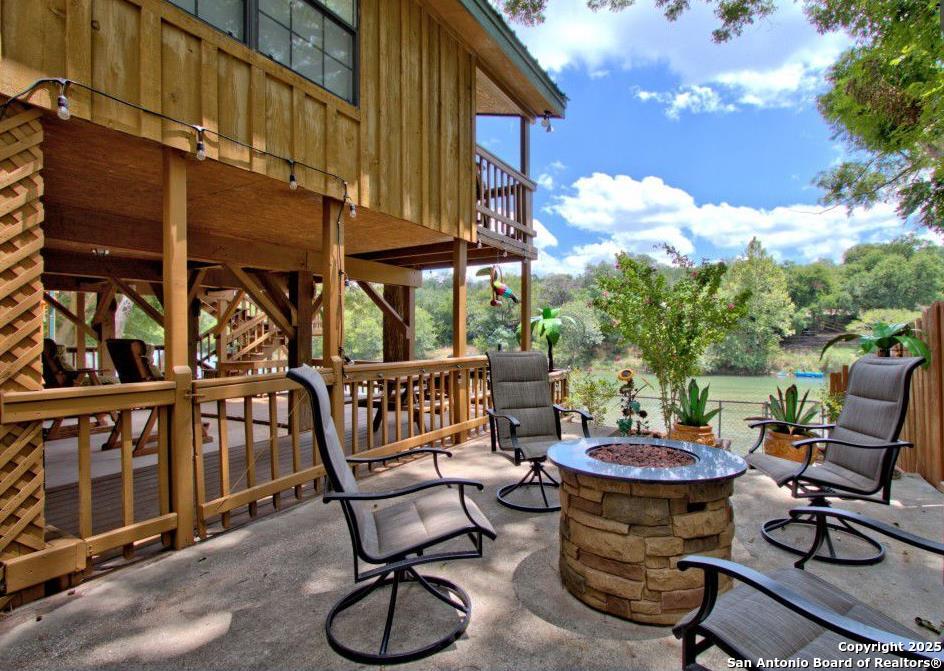 6804 River New Braunfels, TX 78132 - Photo 14 of 16 a view of a chairs and table in the balcony