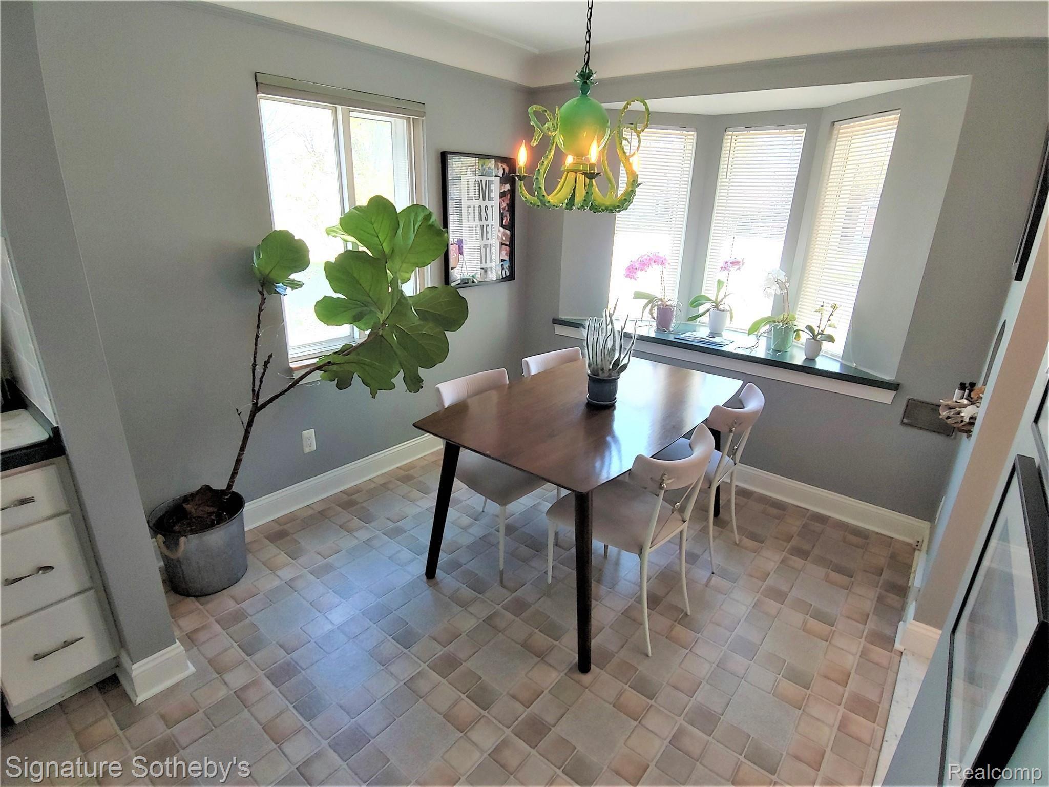 1426 Hampton Road Grosse Pointe, MI 48236 - Photo 5 of 32 dng rm use.jpg