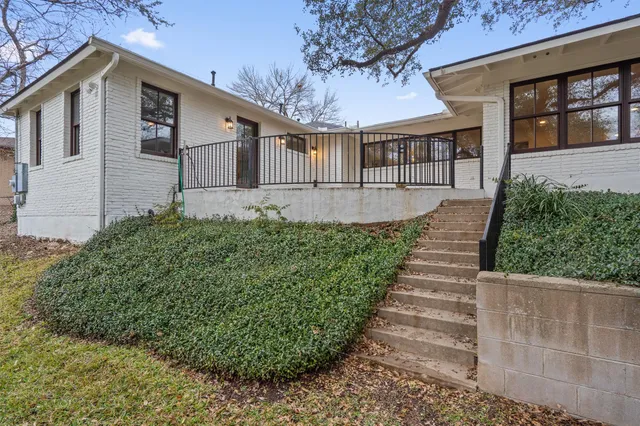 $6,975 | 2711 Mountain Laurel Drive, Austin, TX 78703