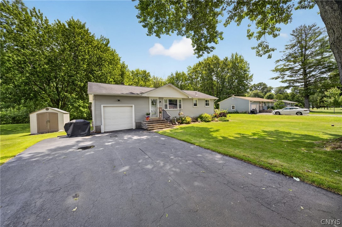 8770 Weaver Road Cicero, NY 13029 - Photo 5 of 47