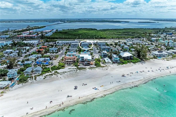 $585,000 | 3400 6th Avenue, Unit 6, Bradenton Beach, FL 34217