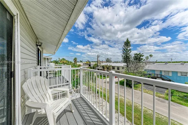 $585,000 | 3400 6th Avenue, Unit 6, Bradenton Beach, FL 34217