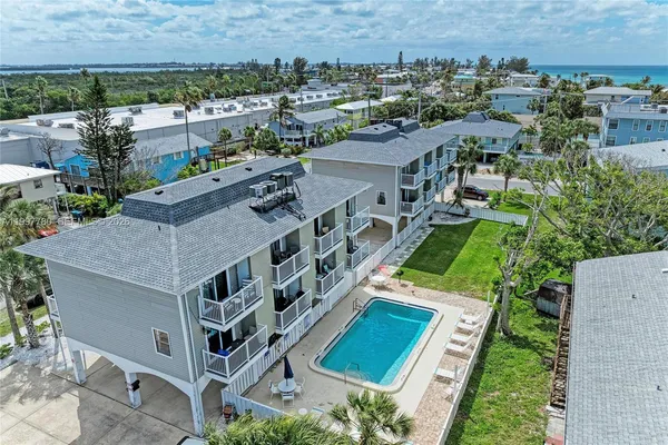 $585,000 | 3400 6th Avenue, Unit 6, Bradenton Beach, FL 34217