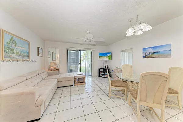 $585,000 | 3400 6th Avenue, Unit 6, Bradenton Beach, FL 34217