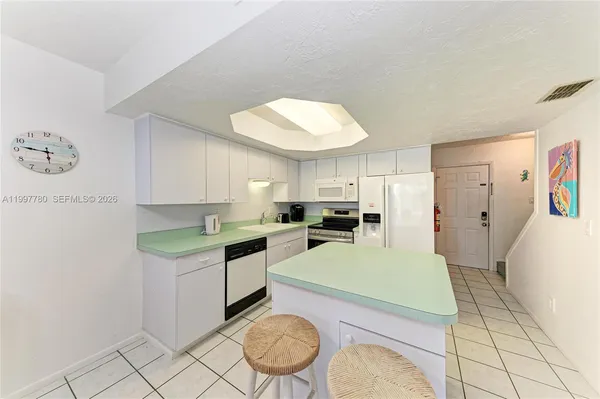 $585,000 | 3400 6th Avenue, Unit 6, Bradenton Beach, FL 34217