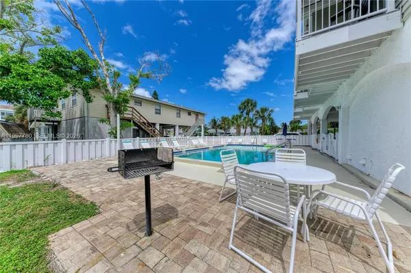 $585,000 | 3400 6th Avenue, Unit 6, Bradenton Beach, FL 34217