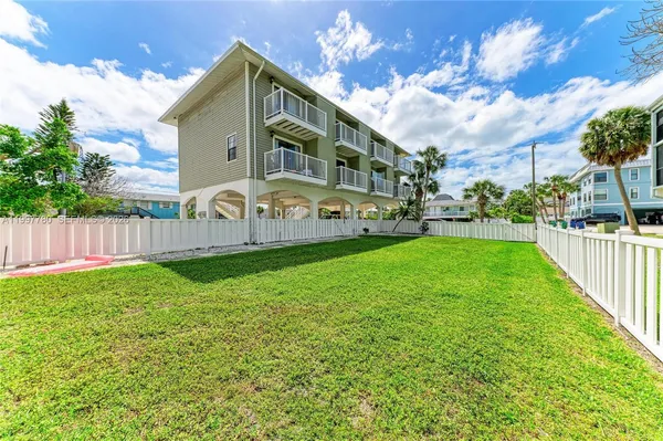 $585,000 | 3400 6th Avenue, Unit 6, Bradenton Beach, FL 34217