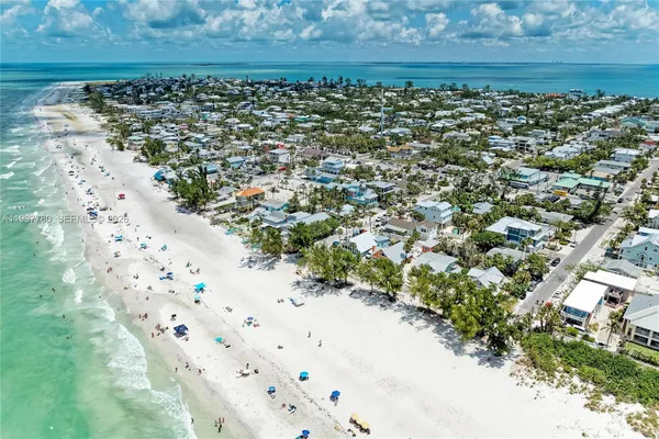 $585,000 | 3400 6th Avenue, Unit 6, Bradenton Beach, FL 34217