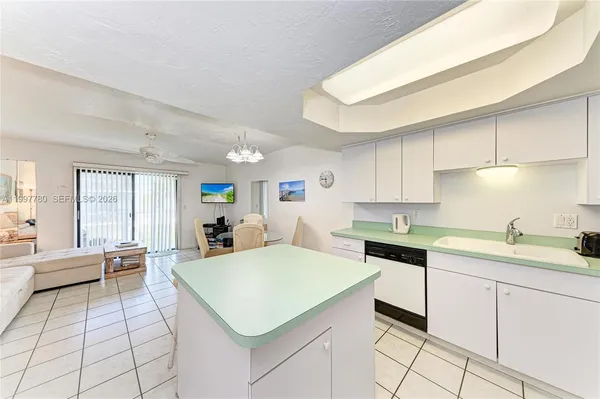 $585,000 | 3400 6th Avenue, Unit 6, Bradenton Beach, FL 34217