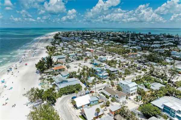 $585,000 | 3400 6th Avenue, Unit 6, Bradenton Beach, FL 34217