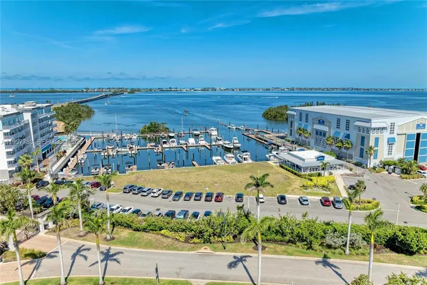 $585,000 | 3400 6th Avenue, Unit 6, Bradenton Beach, FL 34217